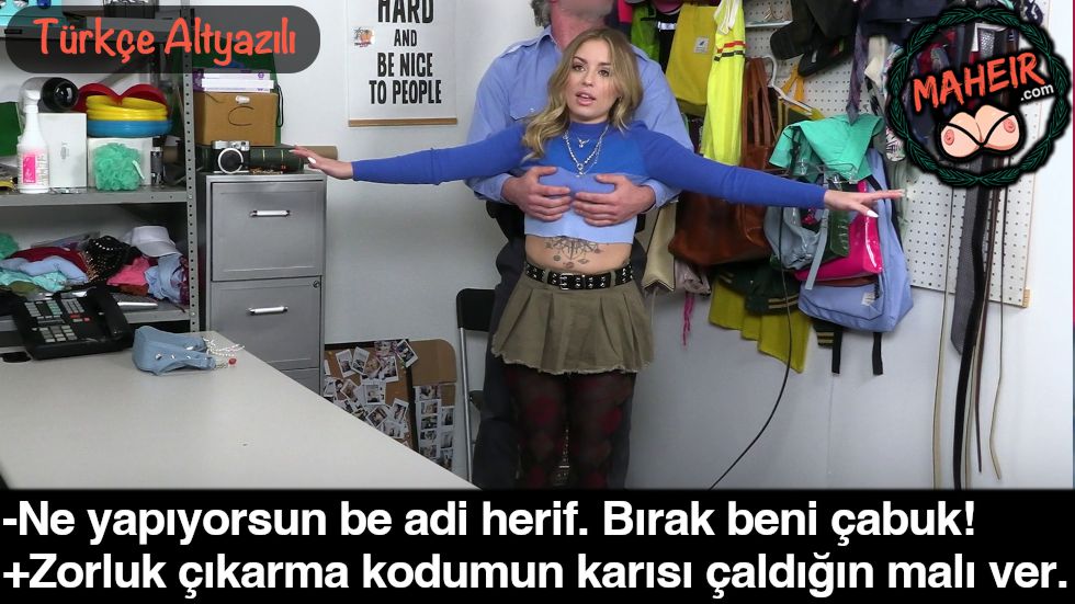 Güvenlik Görevlisi Üstünü Aradığı Kadını Çaktırmadan Elliyor
